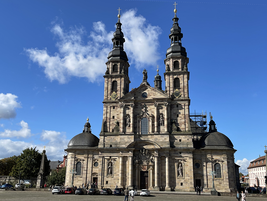 2024-09-28_chorreise_dom_mit_wolken_0483-s